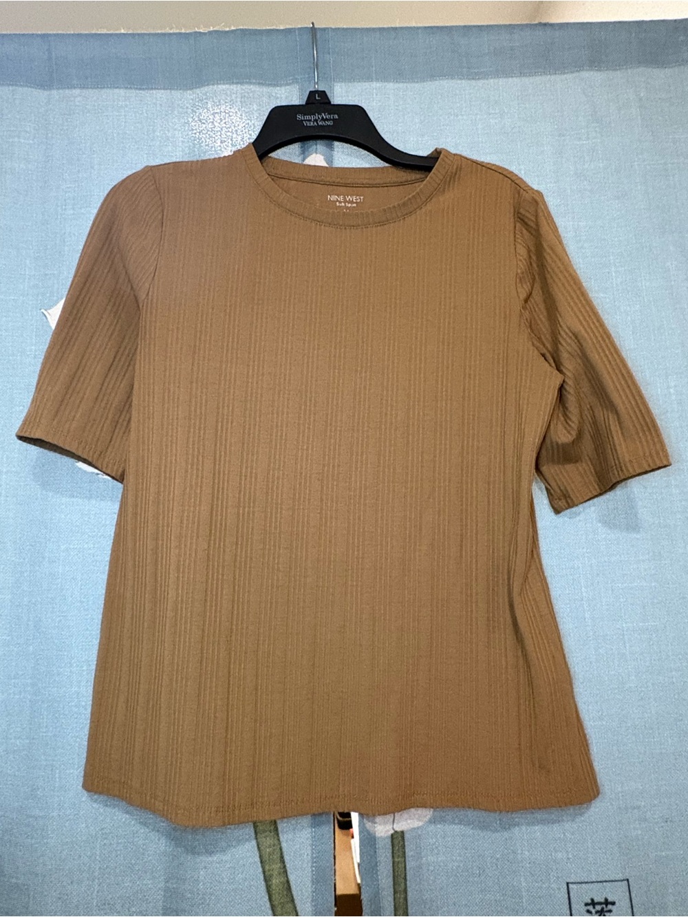 Nine West women’sShort Sleeve Crewneck Tee - Tan